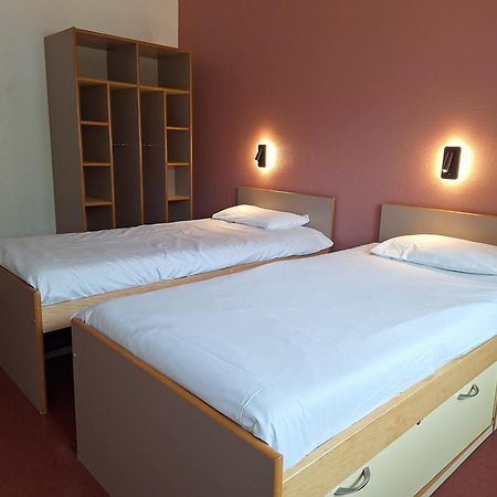 Auberge De Jeunesse Hi Rouen Bagian luar foto